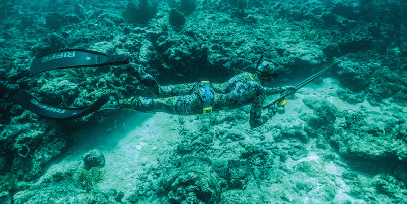 Riffe Freediving Silent Hunter Carbon Fin Bundle