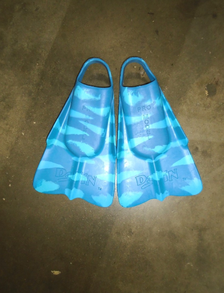 DaFiN Zak Noyle OCEAN BLUE Swim Fins Body Surfing Snorkeling Fins - Size MEDIUM