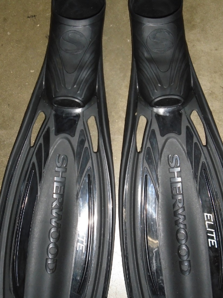 Sherwood Elite Full Foot Scuba Diving Snorkeling Fins - Small/EU40-41/US7.5-8.5