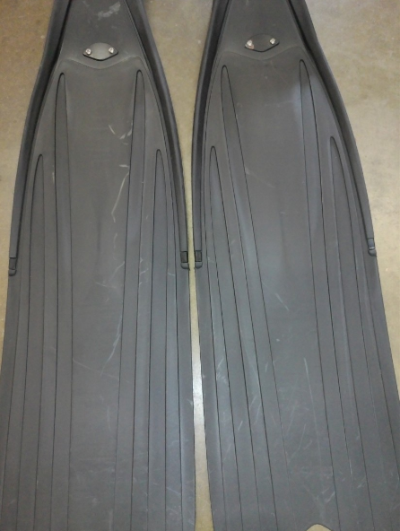 Mares Razor Pro Freediving Long Blade Full Foot Fins Spearfishing Size 43-44 BLK