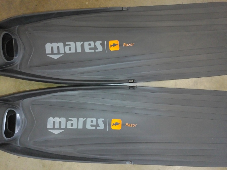 Mares Razor Pro Freediving Long Blade Full Foot Fins Spearfishing Size 43-44 BLK