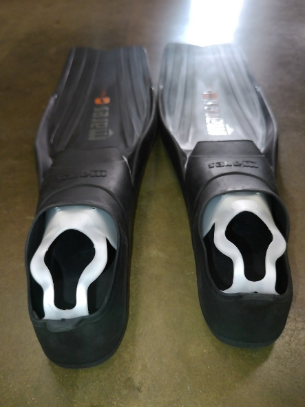 Mares Razor Pro Freediving Long Blade Full Foot Fins Spearfishing Size 43-44 BLK