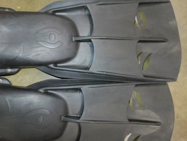 Hollis F2 Open Heel Light Weight Fins Spring Straps Scuba Diving Size XL BLACK