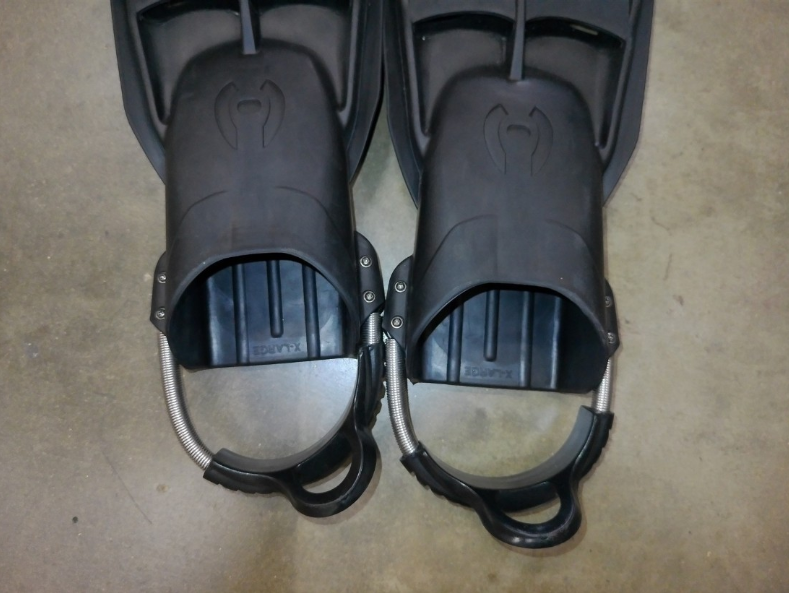 Hollis F2 Open Heel Light Weight Fins Spring Straps Scuba Diving Size XL BLACK
