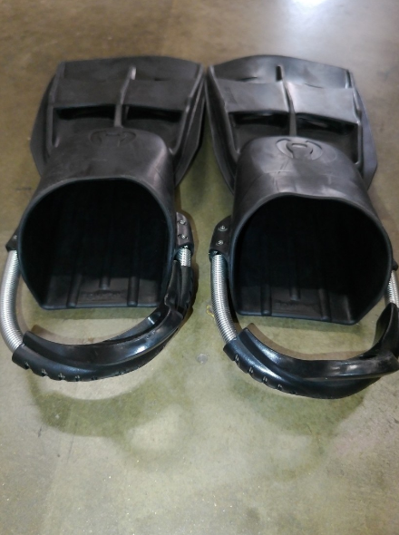 Hollis F2 Open Heel Light Weight Fins Spring Straps Scuba Diving Size XL BLACK