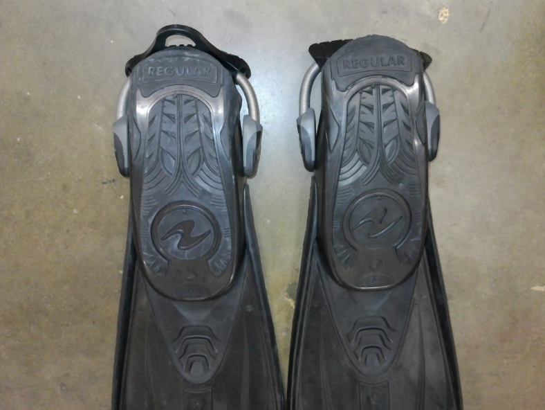 Aqualung Express ADJ Open Heel Fins Scuba Diving Snorkeling Size Regular - BLACK