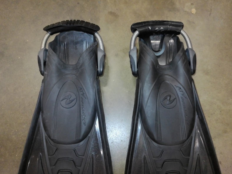 Aqualung Express ADJ Open Heel Fins Scuba Diving Snorkeling Size Regular - BLACK