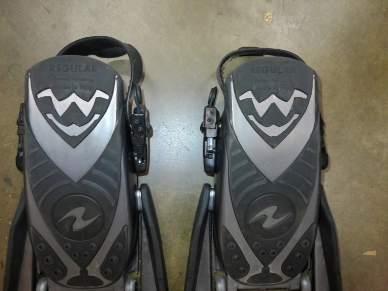 Aqualung Slingshot Open Heel Fins Scuba Diving Snorkeling Size Regular - SIL/BLK