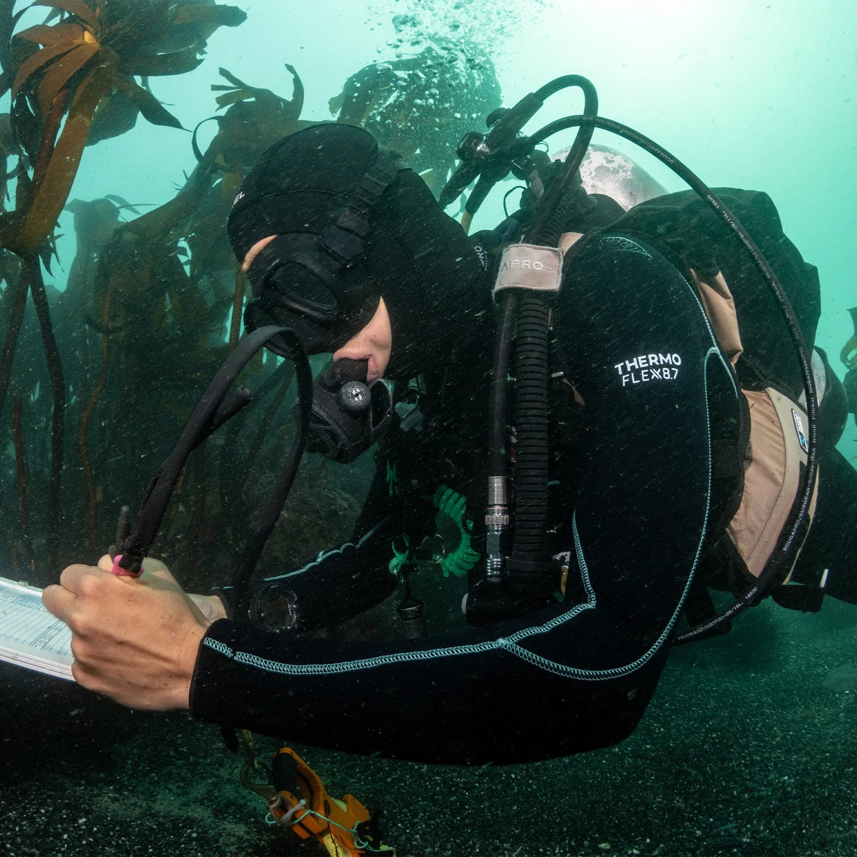 XCEL 6/5mm HydroFlex Hood