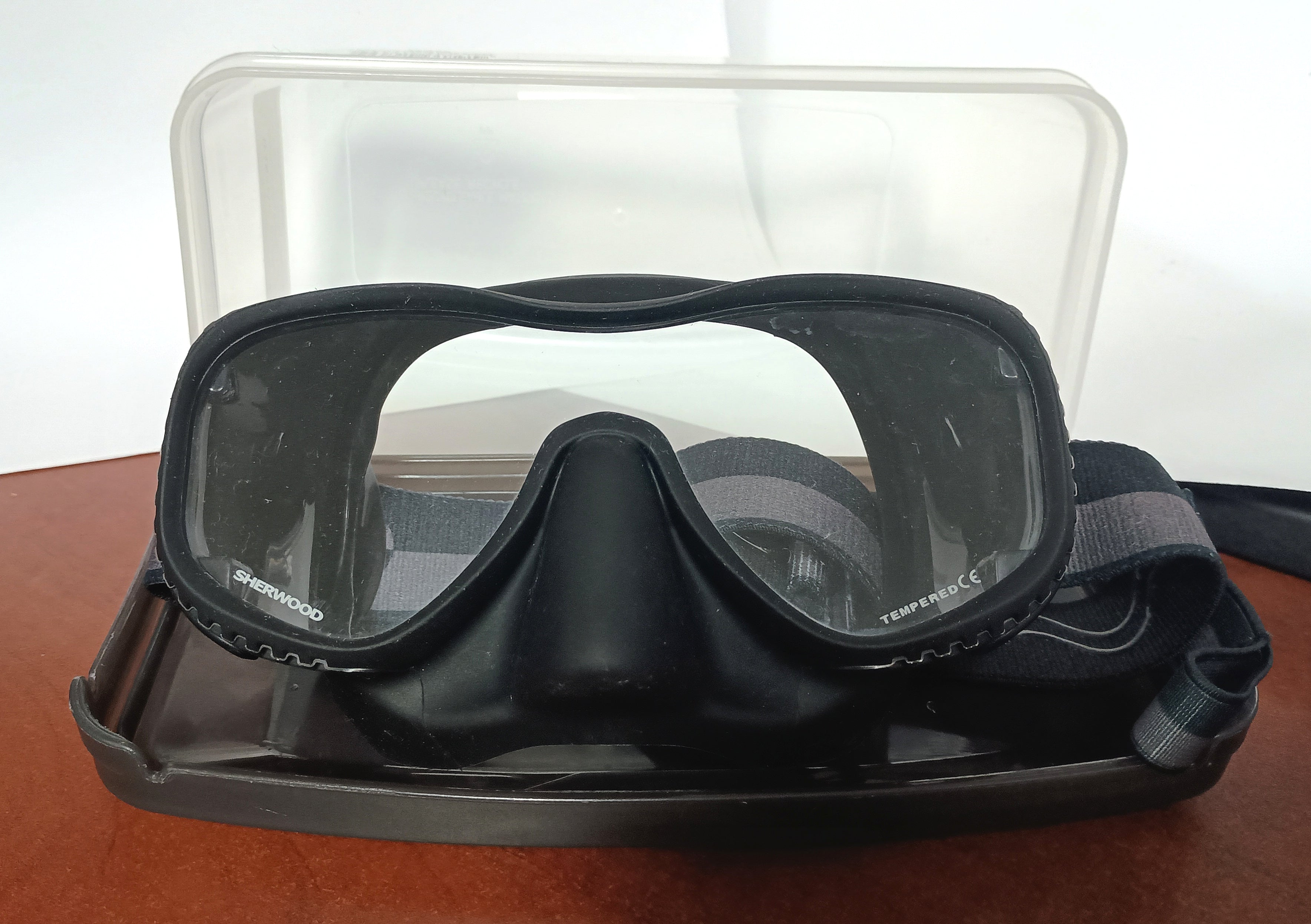 Sherwood Scope Slim Mask - Black/Black