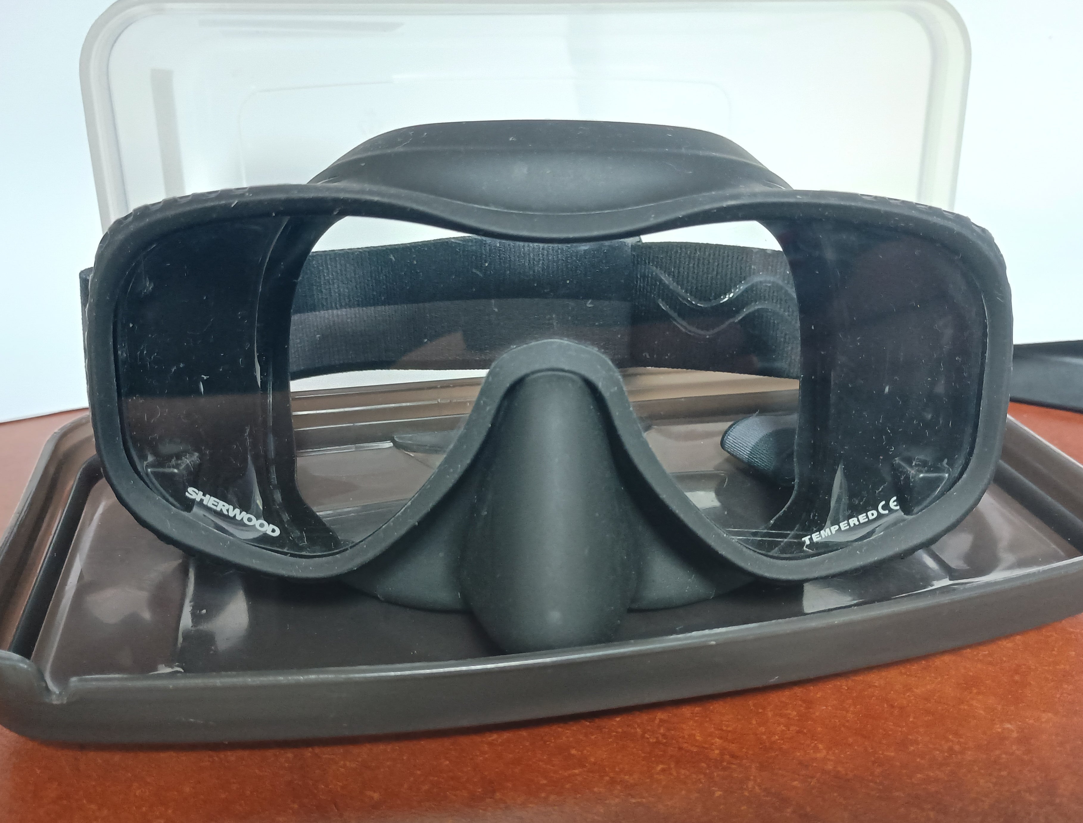 Sherwood Scope Slim Mask - Black/Black